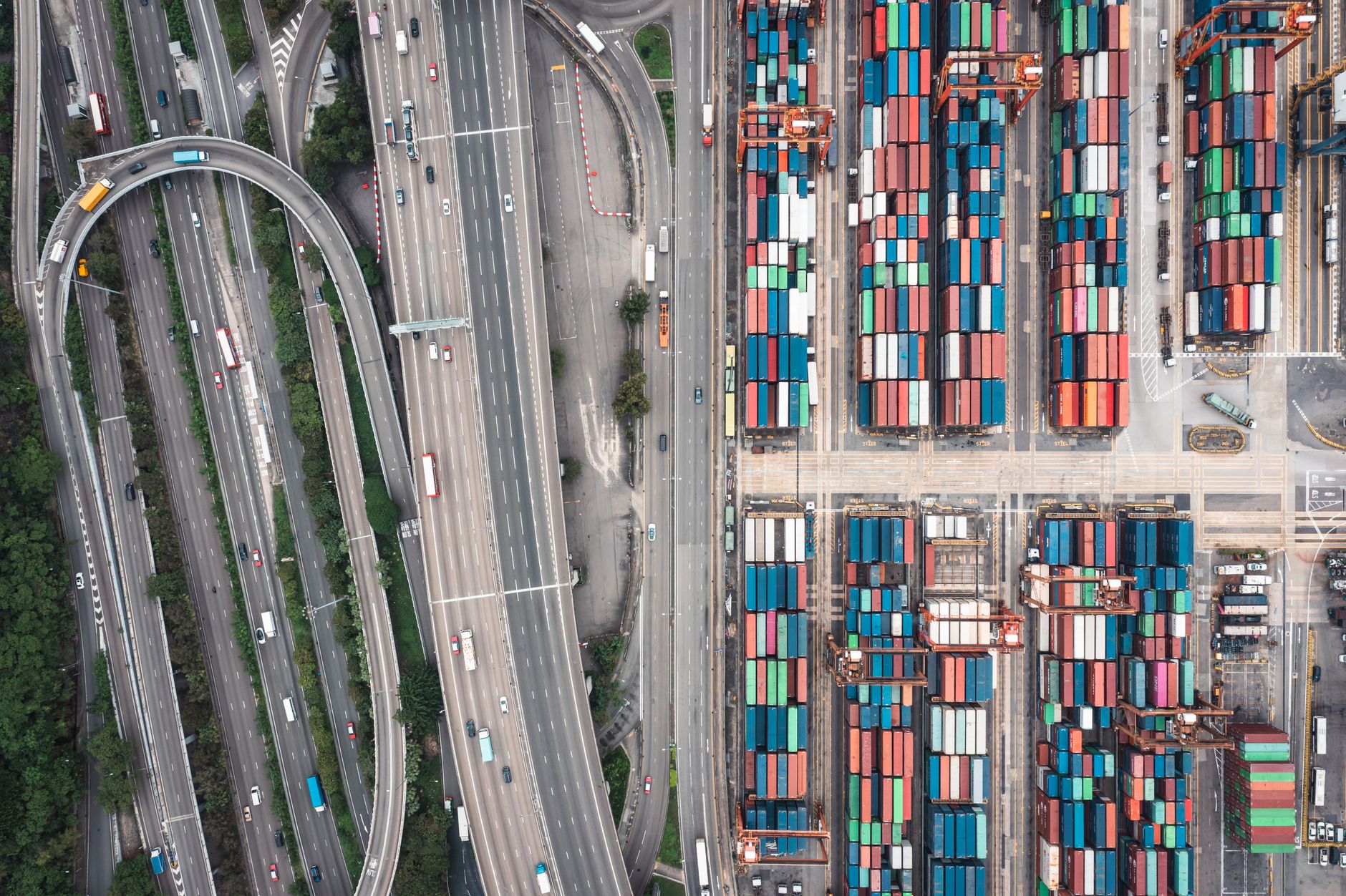 Revolutionizing Transportation: How Cargo Container Automotive Cargo is Shaping the Future of Logistics