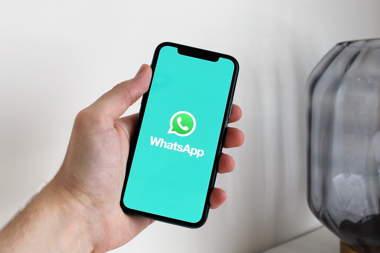 Smartphone, whatsapp, app — How Businesses Can Legally Remove Inaccurate Google Reviews